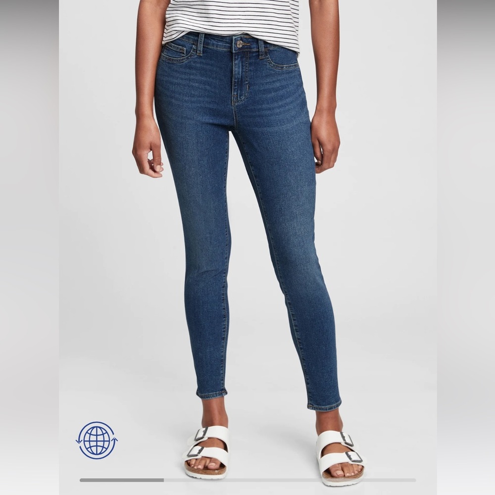 Gap • Favorite Jegging • Size 6/28